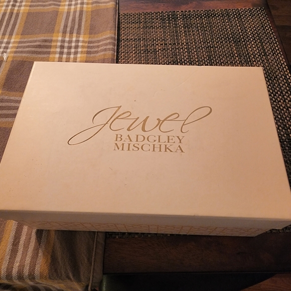 Badgley Mischka silver bling heels - Picture 4 of 5